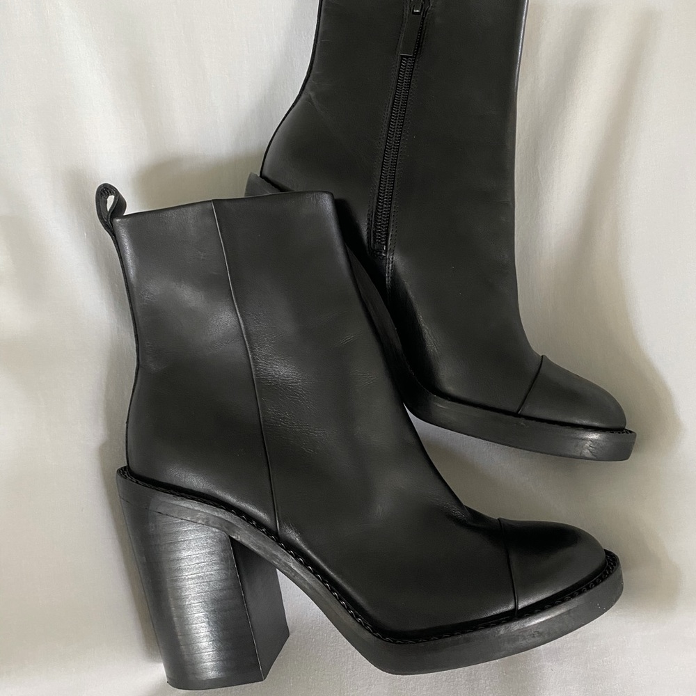 Kendall + Kylie Black Booties size 7.5